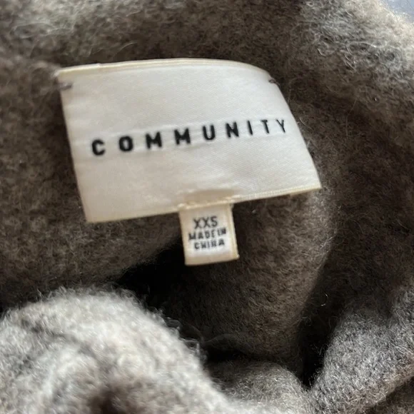 Aritzia Community Plutarch Sweater - Picture 4 of 5